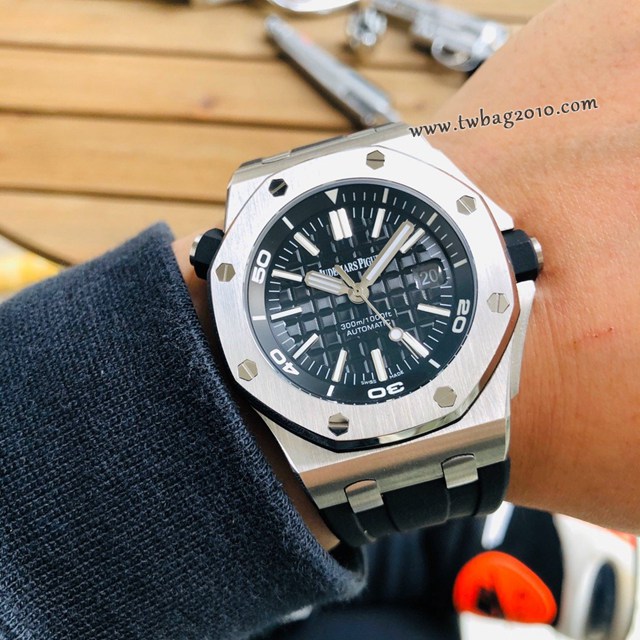 愛彼Audemars Piguet皇家橡樹離岸型15703系列男士腕表  gjs2209